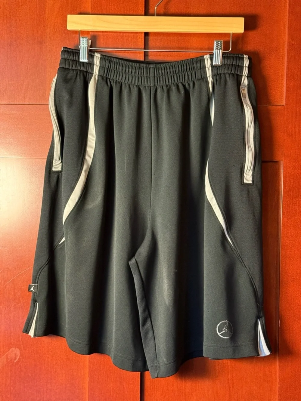 Jordan Men’s Black Athletic Shorts with Silver Trim & Zipper Pockets Size Large